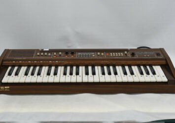 Casio Casiotone 501 (CT-501) Electronic Keyboard Piano - Vintage 1980's Japan