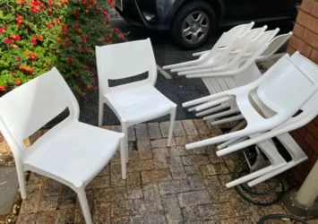 Plastic outdoor chairs x8 white stacking