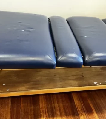 Timber beauty massage bed