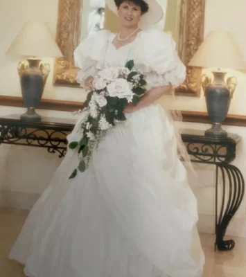 Ivory Silk Taffeta Wedding Gown in perfect condition