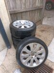 Holden Commodore 17 inch wheels