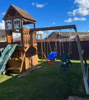 Free kids cubby house
