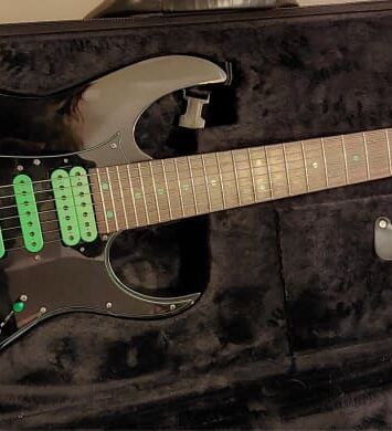 IBANEZ UV70P Guitar