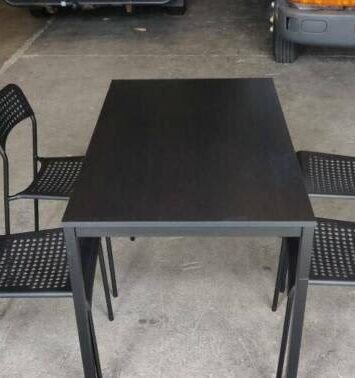 Wanted: Wanted: Dining Tables. We pickup and pay cash. Prices vary.