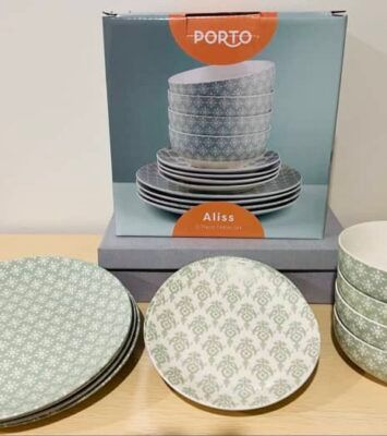 CHRISTMAS SPECIAL PORTO 12 PIECE DINNER SET