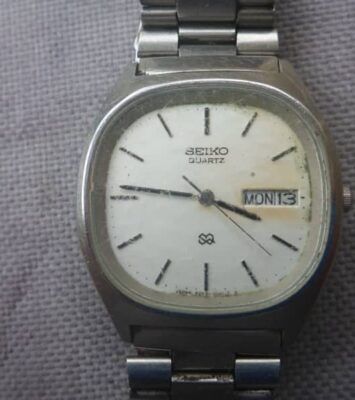 Best VINTAGE SEIKO SQ QUARTZ DRESS WATCH RUNS GREAT WITH A FEW SCRATCHES near me - Jewellery