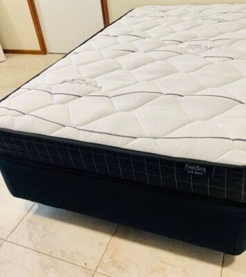 Best Almost New ex-Display king Single Base And Mattress, Can Deliver near me - Beds