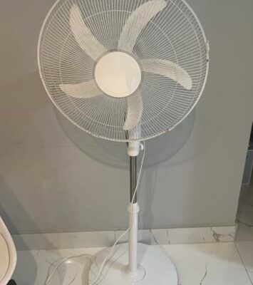 Best Free White Kmart Fan near me - Crows Nest QLD