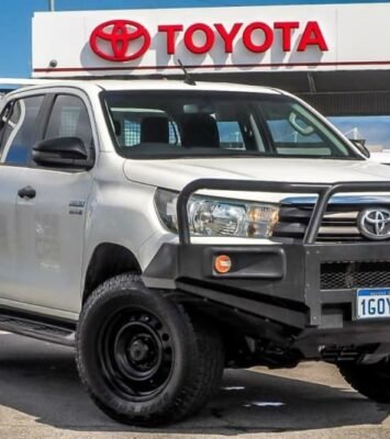Best 2018 Toyota Hilux GUN126R MY17 SR (4x4) Glacier White 6 Speed Automatic Dual Cab Chassis near me - Hilux