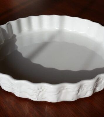Best Vintage Japanese Ceramic Quiche Pie Flan Dish - 26cm near me - Malvern East