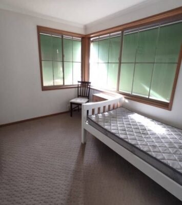Best Furnished room in Mornington available now. Neat & quiet house. near me - Services For Hire